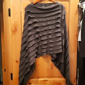 MAX EDITION ONE SIZE Ruffled Poncho with Tassels